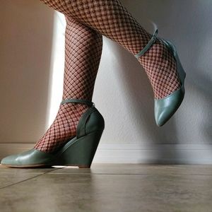 Vintage style pinup wiggle ankle strap wedge heels